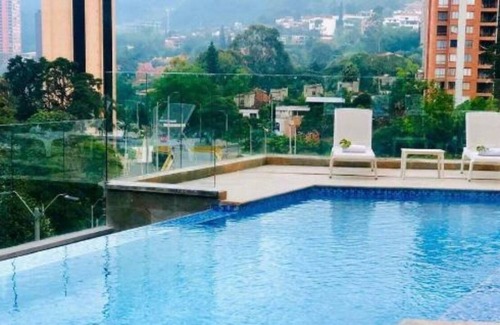 El Tesoro Apartamento | Urban Studios 1103th floor, Pool/Gym
