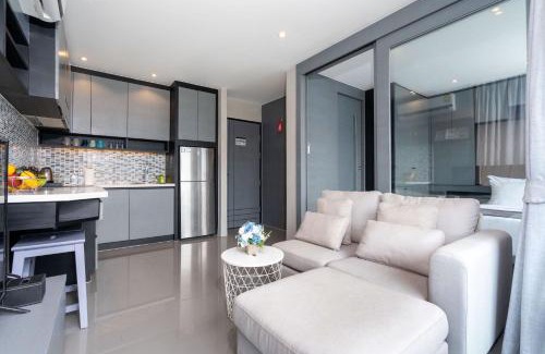 Kamala Apartamento | Urban Suite CTG B702 in a Gated Tropics Kamala Residence with 3 Pools & Gym
