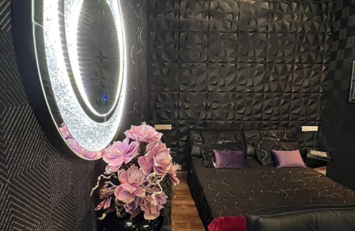 Mariahilf Hotel | Urban Suite With Jaccuzzi on Shopping Street