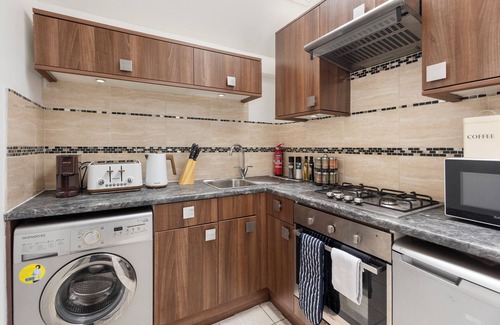 Cripplegate Apartamento | Urban Vibes, Modern 2BR Flat in Prime London Spot