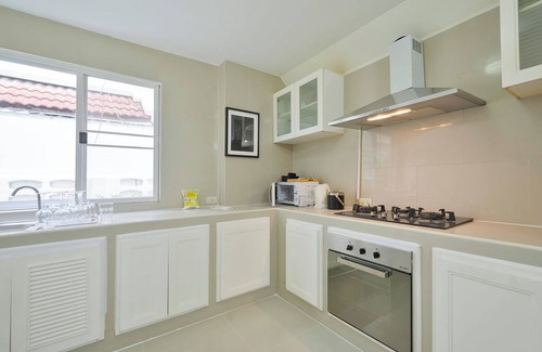 Thonglor Casa | UrbanLoft Sukhumvit 5BR Bangkok 5 min. BKK Hospital VVBKK88
