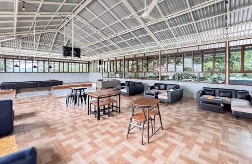 Cijayanti Hotel | Urbanview Syariah Sentul City Bogor
