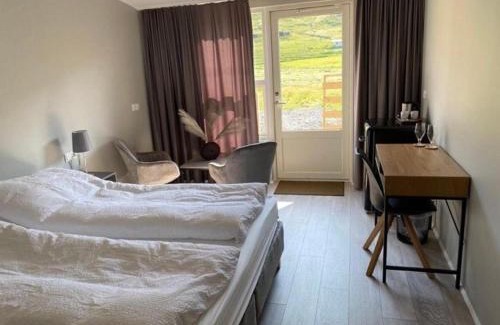 Nordurfjordur Casa | Urdartindur Guesthouse and Cottages