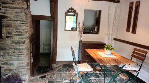 Einruhr Apartamento | Urgemütlicher Winkelhof "La ferme von 1634" mit Terrasse