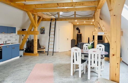 Kreba-Neudorf Apartamento | Urlaubshof Turmblick - Spacious vacation apartment (70 sqm) with south-facing balcony