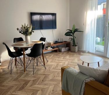 Rumia Apartamento | Uroczy apartament z ogrodem