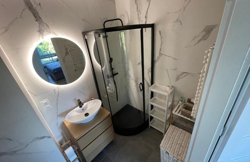 Rumia Apartamento | Uroczy Apartamet z Ogródkiem i widokiem na naturę,