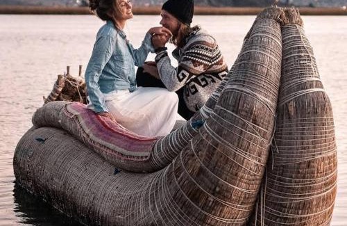 Puno Cabina | Uros Caminos del Titicaca Peru
