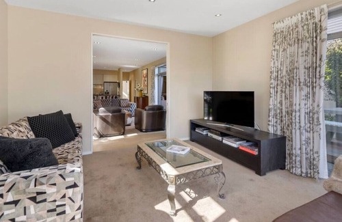 Strowan Casa | Urunga Dream Home - Bryndwr