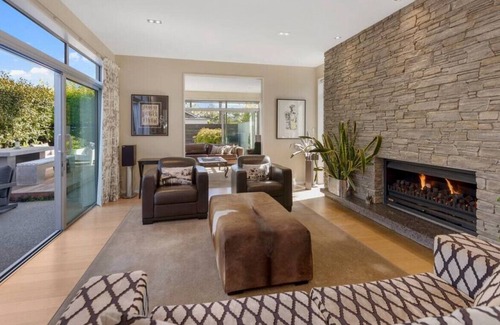Strowan Casa | Urunga Dream Home - Bryndwr