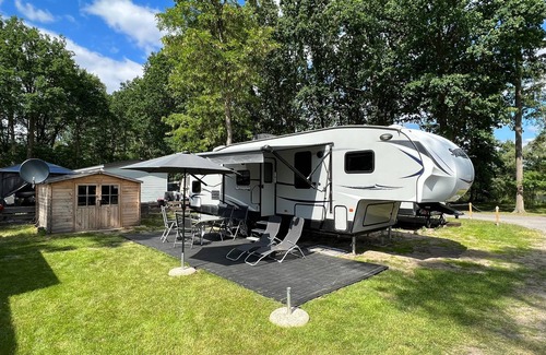 Plaue Casa | US caravan Springdale with bunk bed (max. 4 pers.)