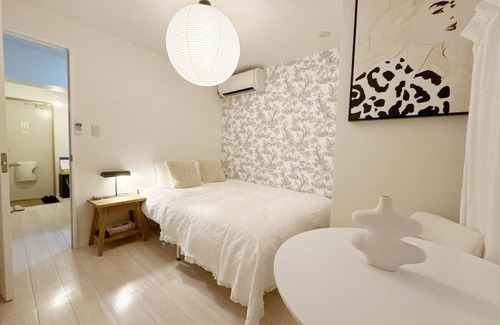 Arakawa Hotel | US12 JR Yamanote Line Comfortable 1 room. Direct access to Shinjuku, Ikebukuro, Shibuya, Harajuku, Tokyo and Akihabara. Restaurants and convenience stores are also available.
