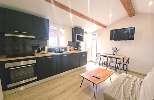 Moyen-Vernet Apartamento | USAP Cinéma-Apartamento-Panorámico-Baño en la habitacion-Vista al Parque