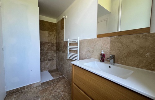 Montigny-en-Morvan Apartamento | Ushuaia Villages-Domaine de Scott Family Duplex Cedar Building