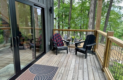Gatlinburg - Pigeon Forge Cabaña | Discounts + Stargaze & Watch Pigeon Forge Lights from Firepit!