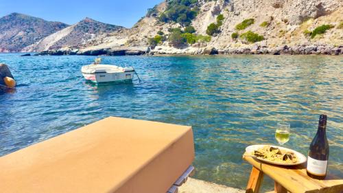 Milos Villa | Utopia boutique villa on-in the water between 2 seas ideal 5 people