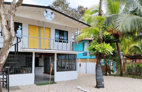 Uvita Hostal | Uvita Pirates Hostel
