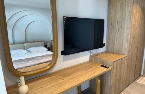 Borsh Hotel | Uzeiri Guest Hotel