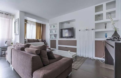 Neuilly-sur-Seine Apartamento | V.Hugo / carrefour Pompe 16th