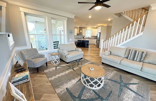 Ocean Hill Casa | V1207 - Salt Therapy, oceanside, 6 br, 4.5 ba, pool, hot tub, and cabana.