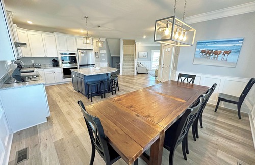 Ocean Hill Casa | V1207 - Salt Therapy, oceanside, 6 br, 4.5 ba, pool, hot tub, and cabana.