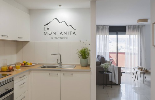 Las Palmas de Gran Canaria Apartamento | Vacaciones 'La Montañita' con vistas al mar, terraza privada y Wi-Fi