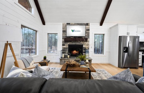 Broken Bow Cabina | Vacana Top Ranked Couples Cabin, Hot Tub, Fire Pit, Pet Friendly