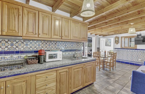 La Solana Casa | Vacation Home 'Vv Pedacito De Cielo' with Mountain View, Wi-Fi and Air Conditioning