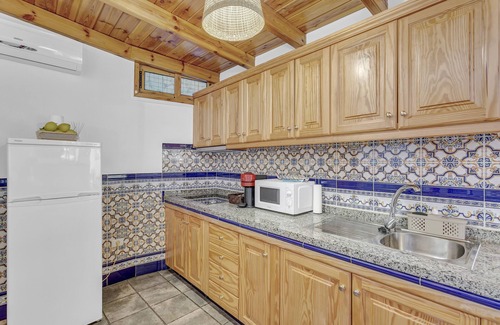 La Solana Casa | Vacation Home 'Vv Pedacito De Cielo' with Mountain View, Wi-Fi and Air Conditioning