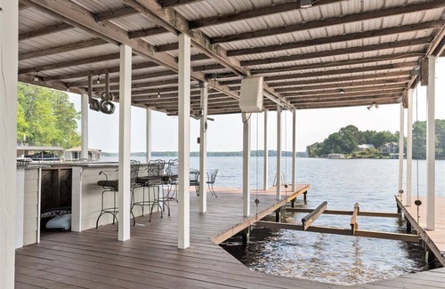 Littleton Casa | Vacate Reality-Spacious, Waterfront, Pet-Friendly
