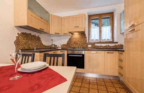 Vesio Apartamento | Vacation Apartment "Casa Holidays Moreli Little" with Mountain View, Wi-Fi & Terrace