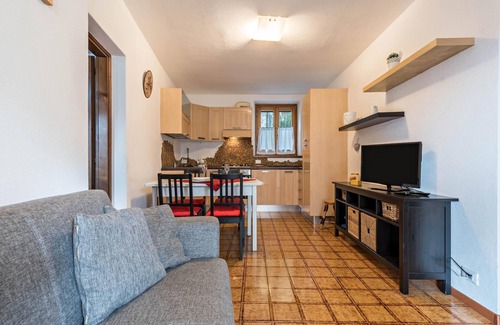 Vesio Apartamento | Vacation Apartment "Casa Holidays Moreli Little" with Mountain View, Wi-Fi & Terrace