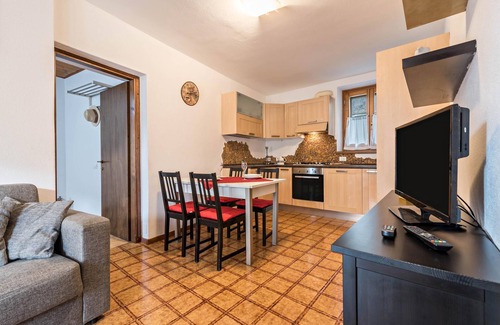Vesio Apartamento | Vacation Apartment "Casa Holidays Moreli Little" with Mountain View, Wi-Fi & Terrace