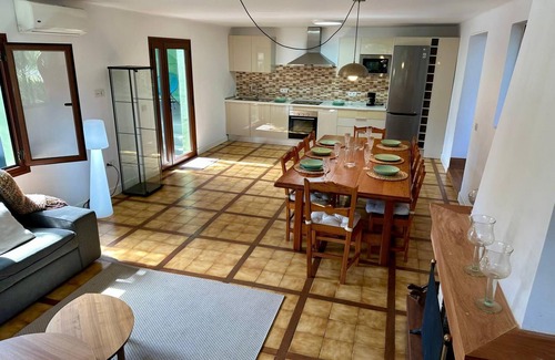 La Solana Apartamento | Apartamento de vacaciones 'Finca El Solis' con vistas a la montaña, Wi-Fi y aire acondicionado