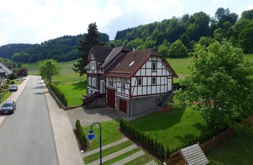 Schwalefeld Apartamento | Vacation apartment Aartal in the former forester's lodge