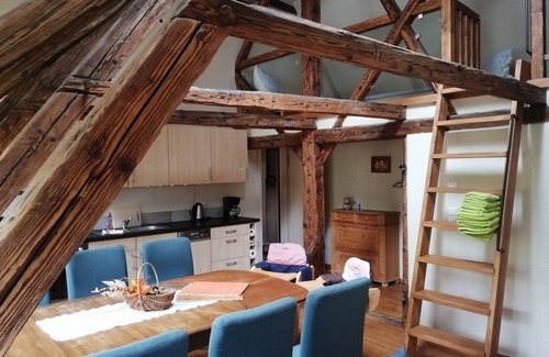 Seifhennersdorf Apartamento | Vacation apartment/apartment for 7 guests with 48m² in Seifhennersdorf (273065)