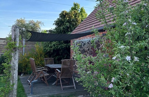Neupetershain Nord Apartamento | Vacation apartment Schusterhaus - Ferienhof Welz