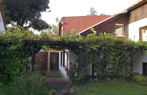 Kotzschenbroda Oberort Apartamento | Vacation apartment 1 - in the Jägerhof guest house