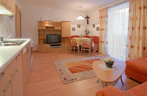 Abersee Apartamento | Vacation apartment 4 with 1 bedroom - Gästehaus Kloibergütl