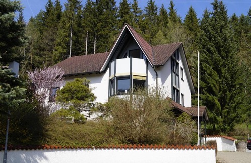 Pfeffingen Apartamento | Vacation apartment Am Irrenbächle, 68sqm, attic, 2 bedrooms, balcony, max. 4 persons