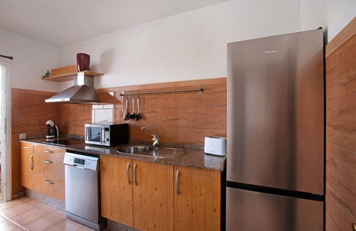 Playa de Arinaga Apartamento | Apartamento de vacaciones 'Apartamento Fani N2' con terraza privada, Wi-Fi y aire acondicionado