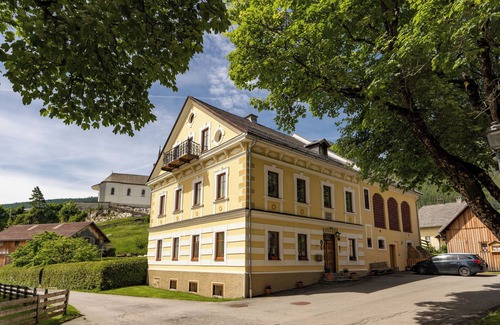 Mauterndorf Apartamento | Vacation apartment to relax and find peace and quiet with garden access with LUNGAU CARD