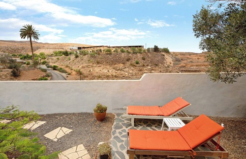 Valle de Santa Ines Apartamento | Apartamento de vacaciones 'Casa De Campo' con terraza privada, jardín privado y Wi-Fi