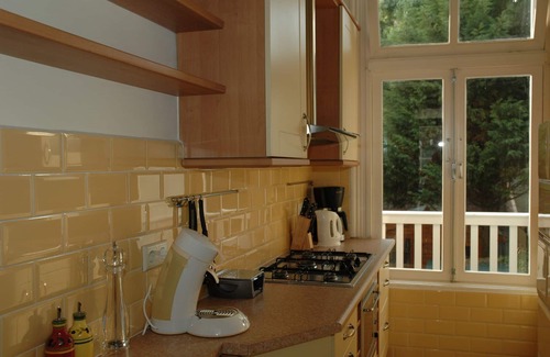 Scheveningen Badplaats Condominio | Vacation apartment centre Scheveningen 100 meters from the beach/sea with garage