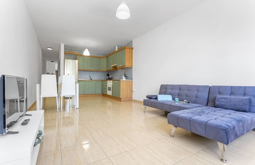 Puerto Lajas Apartamento | Apartamento de vacaciones 'Somar' con vistas a la montaña, terraza privada y Wi-Fi