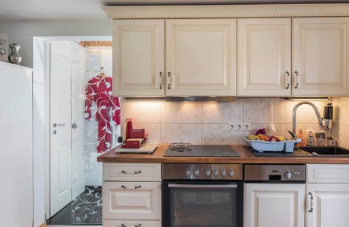 Stockach Apartamento | Apartamento de vacaciones "Flair Lilie" Jardín compartido, sauna y bañera de hidromasaje