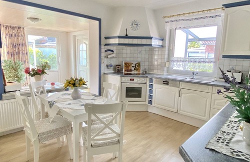 Greetsiel Casa | Vacation apartment, ground floor, WLAN, covered terrace, wood-burning stove