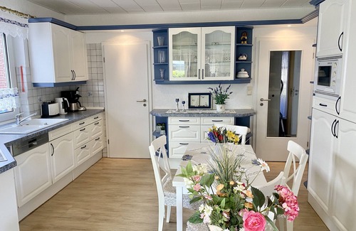 Greetsiel Casa | Vacation apartment, ground floor, WLAN, covered terrace, wood-burning stove