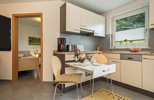Mengen Apartamento | Apartamento de vacaciones "Haus Afaldra" con Wi-Fi y jardín