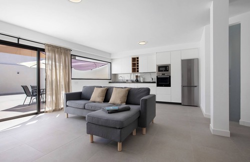 Pajara Apartamento | Apartamento de vacaciones 'Las Cuestitas Sol' con vistas a la montaña, terraza privada y Wi-Fi